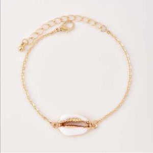 Single shell bracelet